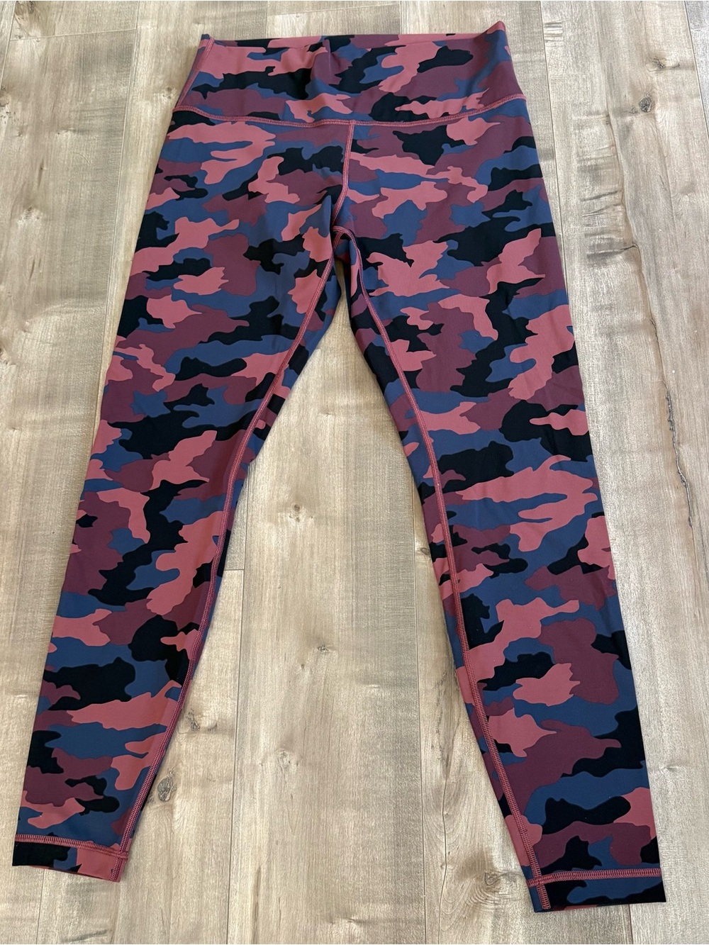 Lululemon Wunder Train High-Rise Tight 28 Inch Size 12 Camo Red Athletic Workout